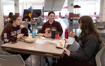 Students eating together in Donovan Dining Hall